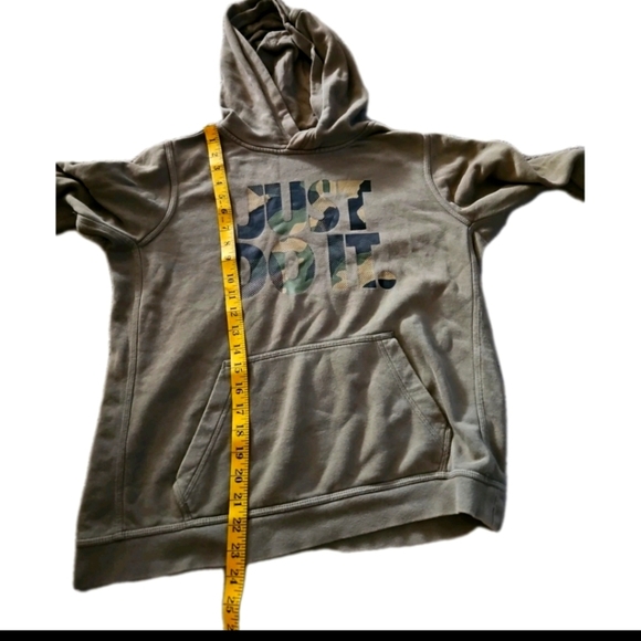Nike Boys' Sportswear Camo Hoodie XL - Picture 9 of 9